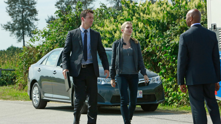 Barry Sloane - The Whispers (2015)
