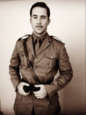 Barry Sloane - Shooting an Elephant (2016)