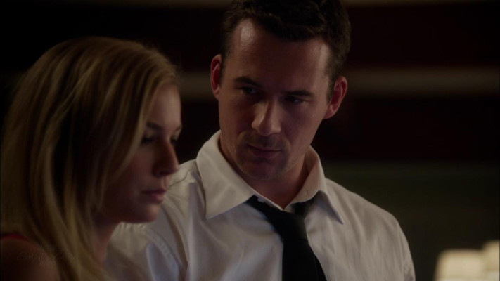 Barry Sloane - Revenge (2012) 2x06 &#039;Illusion&#039;
