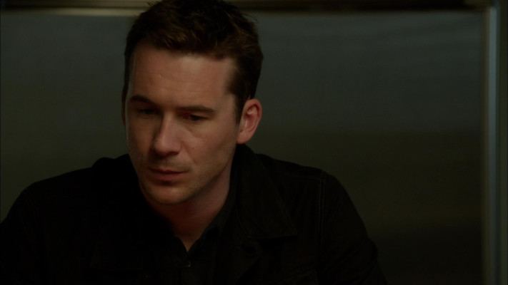Barry Sloane - Revenge (2013) 2x15 &#039;Retribution&#039;