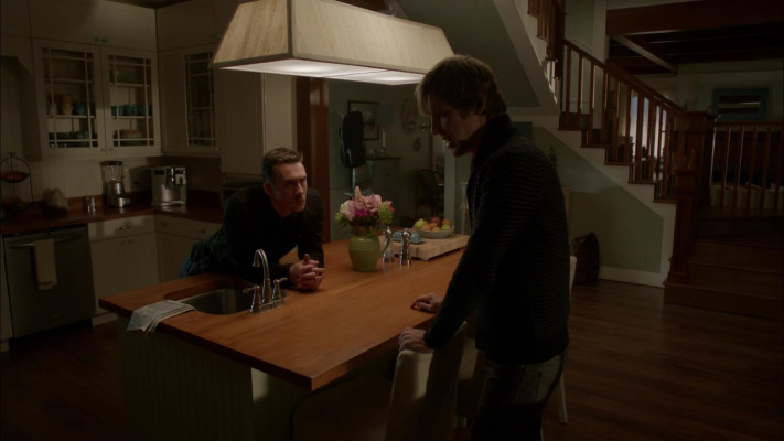 Barry Sloane - Revenge (2013) 2x15 &#039;Retribution&#039;