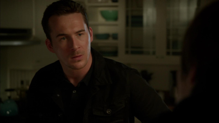 Barry Sloane - Revenge (2013) 2x15 &#039;Retribution&#039;