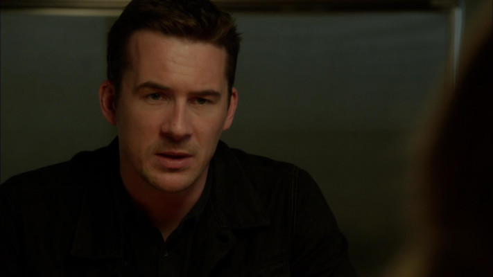 Barry Sloane - Revenge (2013) 2x15 &#039;Retribution&#039;