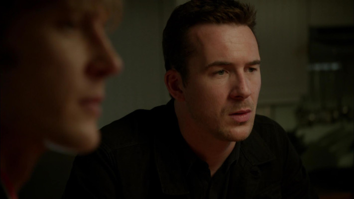 Barry Sloane - Revenge (2013) 2x15 &#039;Retribution&#039;