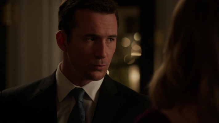 Barry Sloane - Revenge (2013) 2x16 &#039;Illumination&#039;