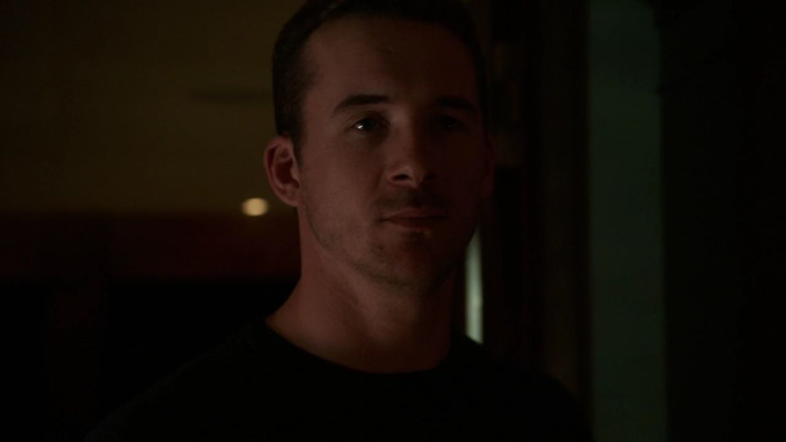 Barry Sloane - Revenge (2013) 3x02 &#039;Sin&#039;