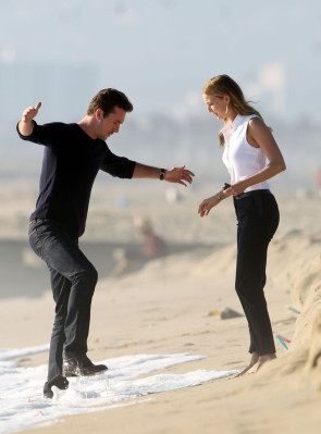 Barry Sloane - Revenge (2013) 3x06 &#039;Dissolution&#039; On Set 09/12/2013