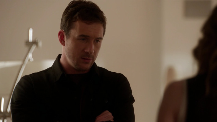 Barry Sloane - Revenge (2014) 3x20 &#039;Revolution&#039;