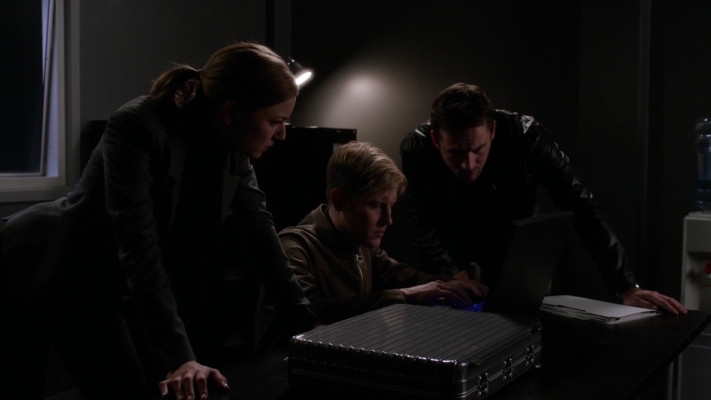 Barry Sloane - Revenge (2014) 3x20 &#039;Revolution&#039;