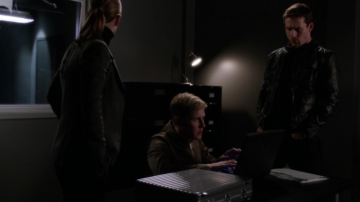 Barry Sloane - Revenge (2014) 3x20 &#039;Revolution&#039;