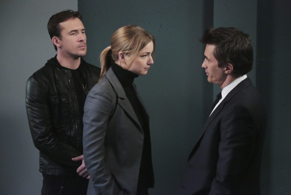 Barry Sloane - Revenge (2014) 3x20 &#039;Revolution&#039;
