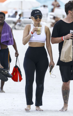 Bebe Rexha pic #992217