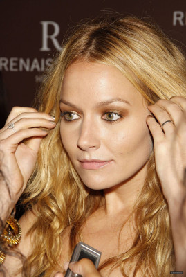 photo 16 in Becki Newton gallery [id196425] 2009-10-09 00:00:00
