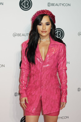 Becky G - Beautycon 2019 in New York 04/06/2019