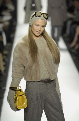 Behati Prinsloo pic #230872