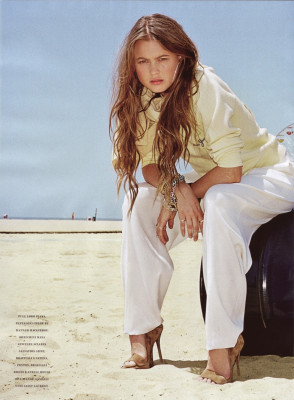 Behati Prinsloo pic #258770