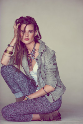 Behati Prinsloo pic #644689