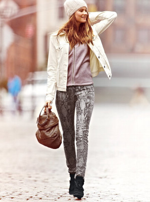 Behati Prinsloo pic #547956