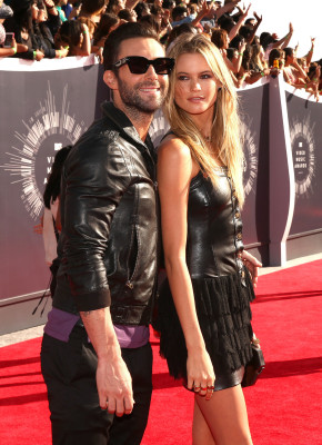 Behati Prinsloo pic #756350