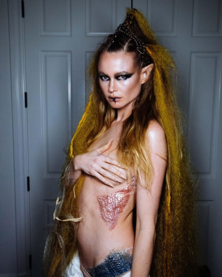 Behati Prinsloo - Maroon 5 &#039;Lost&#039; Music Video | 2021