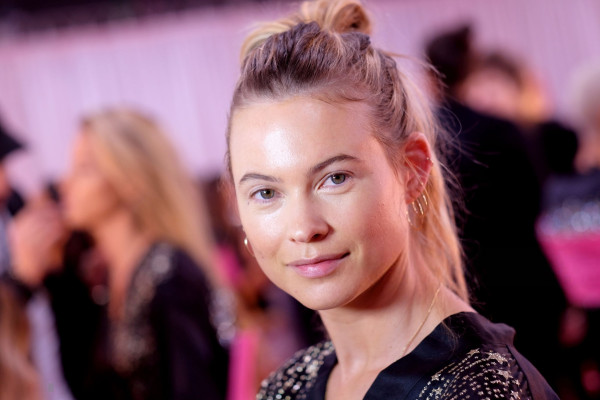 Behati Prinsloo – Victoria’s Secret Fashion Show Backstage 2018
