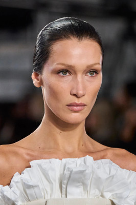 Bella Hadid - Sacai Spring/Summer 2023 Fashion Show in Paris