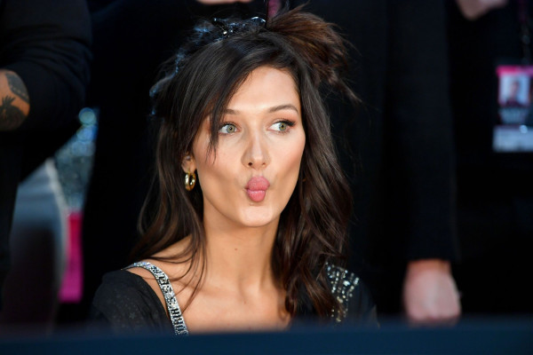 Bella Hadid – 2018 Victoria’s Secret Fashion Show Backstage in NYC