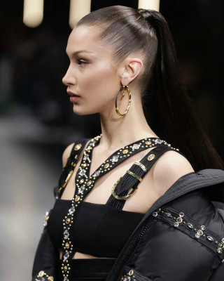 Bella Hadid - Versace Menswear Fall/Winter 2019 01/12/2019