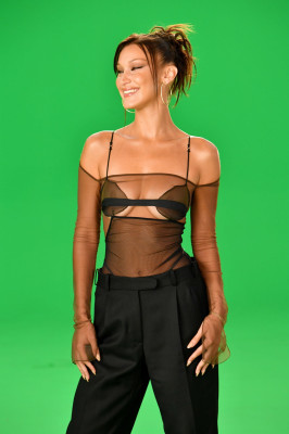 Bella Hadid - &#039;2020 MTV Video Music Awards&#039; in New York (Show) | 30.08.2020