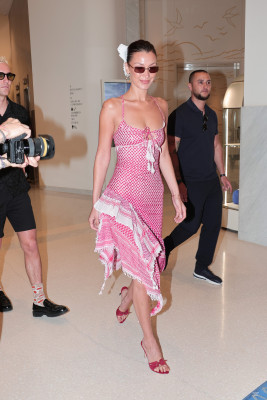 Bella Hadid - Hôtel Martinez in Cannes 05/23/2024