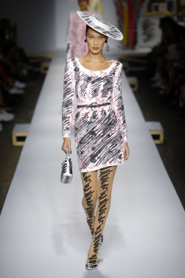 Bella Hadid - Moschino Spring/Summer 2019 Fashion Show in Milan