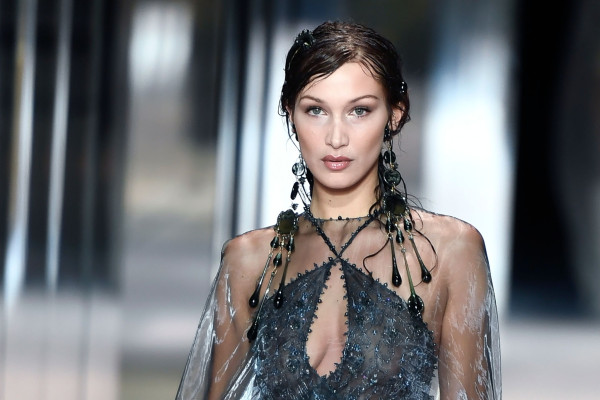 Bella Hadid -Fendi Spring/Summer 2021 Haute Couture - Runway | 27.01.21