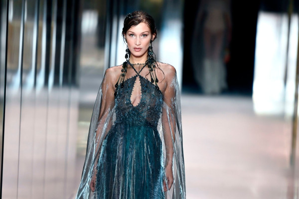 Bella Hadid -Fendi Spring/Summer 2021 Haute Couture - Runway | 27.01.21