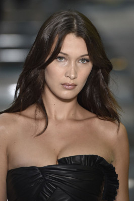 Bella Hadid - Versace Men&#039;s Spring/Summer 2019 Fashion Show in Milan