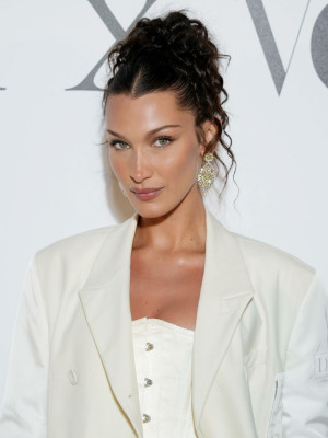 Bella Hadid – Dior Dinner in Cannes | 07.10.2021