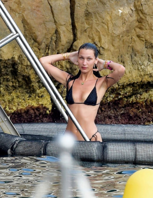 Bella Hadid - Antibes, France 07/12/2021