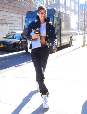 Bella Hadid Street Style 12/19/2018