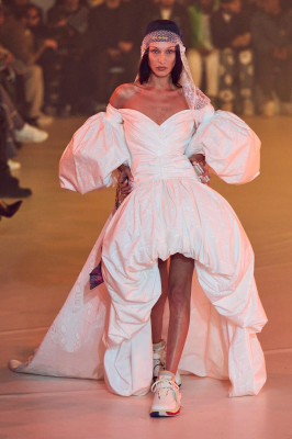 Off-White Fall/Winter 2022 Fashion show in Paris