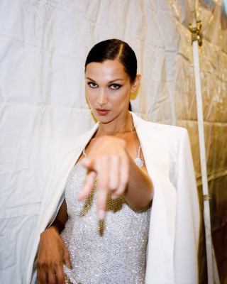 Bella Hadid - Michael Kors Fall/Winter 2021 | 04.08.2021