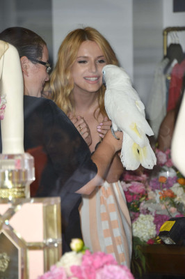 Bella Thorne pic #823004