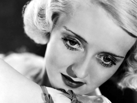 Bette Davis pic #250268