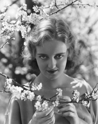 Bette Davis pic #189285
