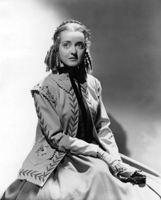 Bette Davis pic #383334