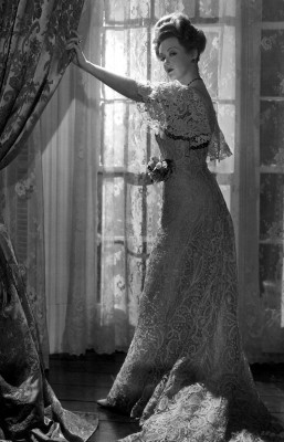 Bette Davis pic #383337
