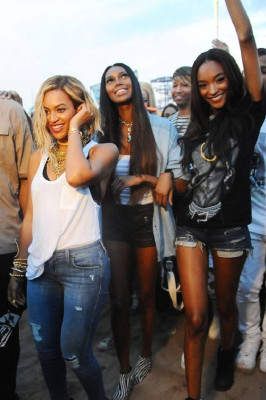 photo 12 in Beyonce gallery [id674105] 2013-10-25 00:00:00