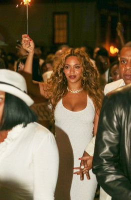 photo 10 in Beyonce Knowles gallery [id773993] 2014-11-21 00:00:00