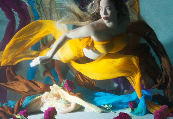 Beyonce – Maternity Photoshoot 2017