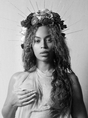 Beyonce – Maternity Photoshoot 2017