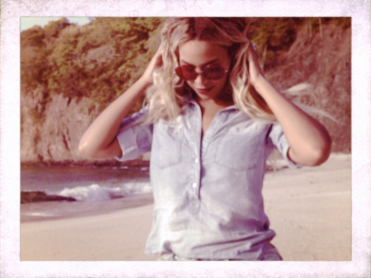 photo 8 in Beyonce Knowles gallery [id684155] 2013-12-13 00:00:00