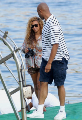 photo 25 in Beyonce Knowles gallery [id559572] 2012-09-18 00:00:00